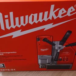 Milwaukee Electric Magnetic Drill Kit