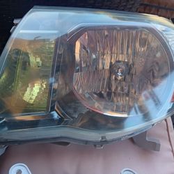 Toyota Tacoma Pick Up Truck Headlights