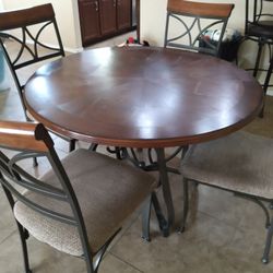 Model Home Table And 4 Chairs
