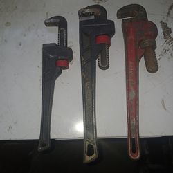 Pipe wrenches