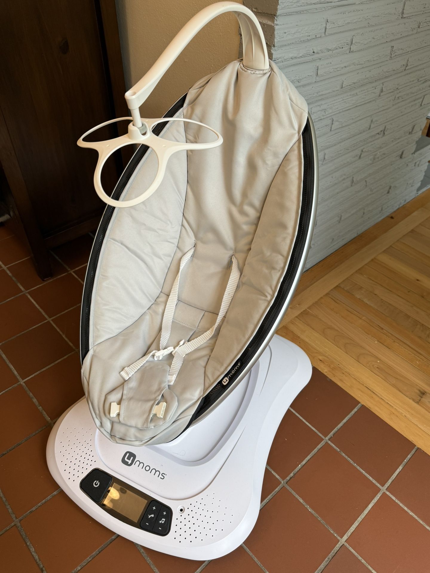 4mom MamaRoo Baby Swing
