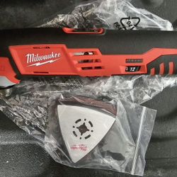 Milwaukee M12 Oscillating Multi-Tool 
