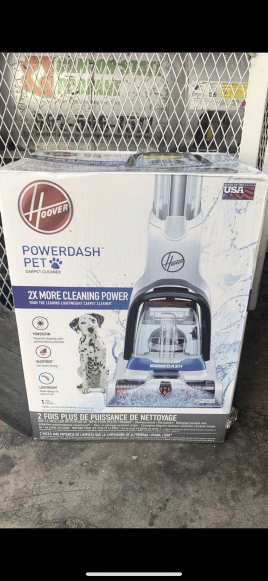 Hoover—Pet vacuum carpet cleaner -power dash