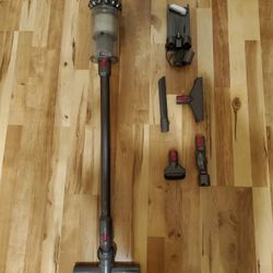 Dyson V10 Animal Vacuum Cleaner