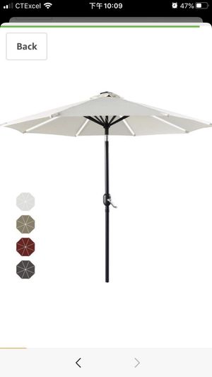 Photo Patio Umbrella Solar Powered Outdoor Umbrella, 9 FT Market Umbrella 8 Ribs with Solar LED Light Bars, Push-Button Tilt and Crank