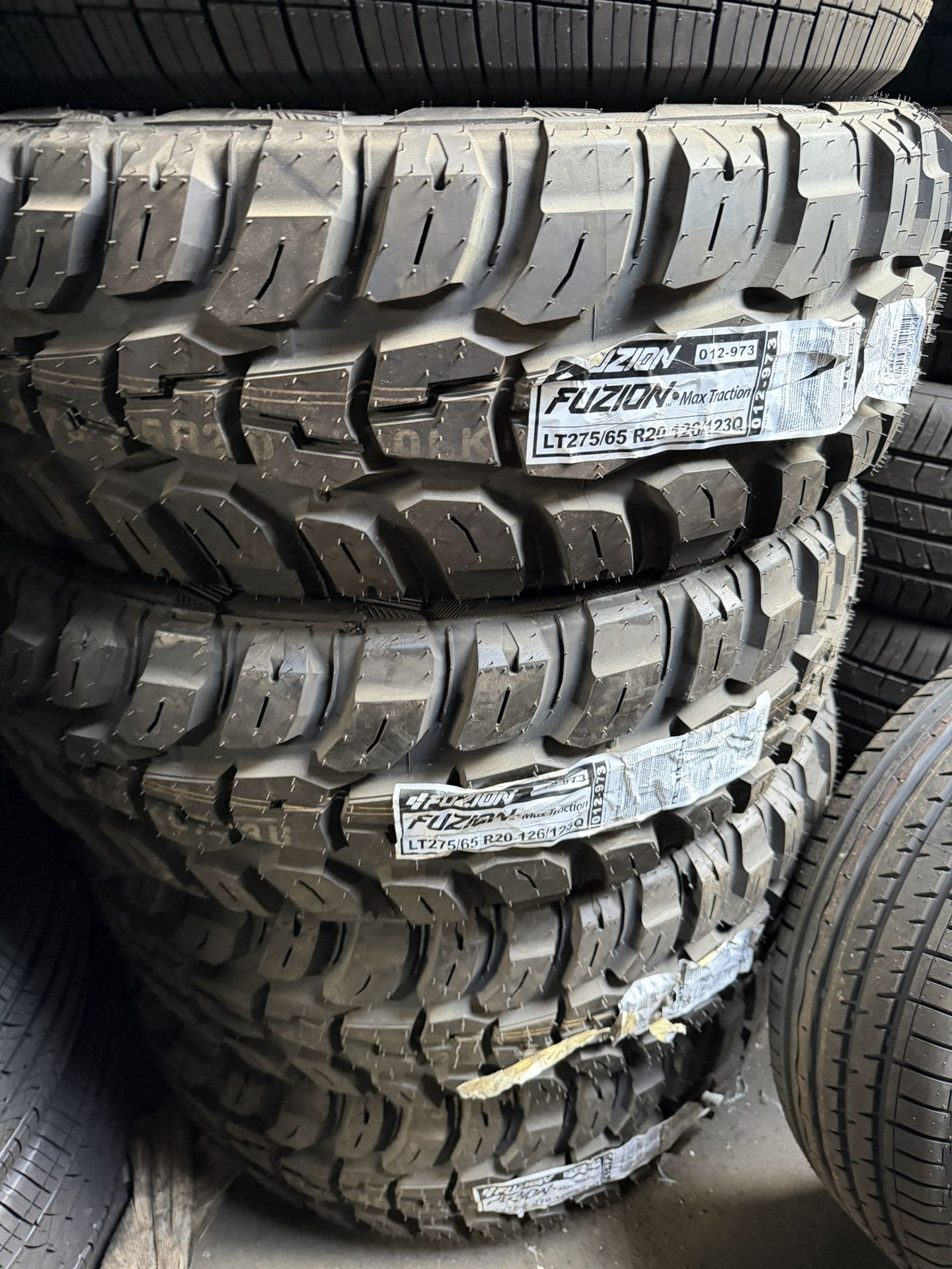 LT275/65R20 Fuzion