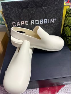 CAPE ROBBIN SLIP ON CLOGS