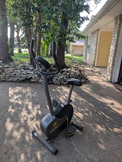 Exercise bike, barely used, good condition