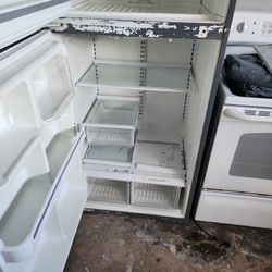 Refrigerator 