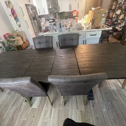 Solid Wood Dining Table W/ Self Extension 