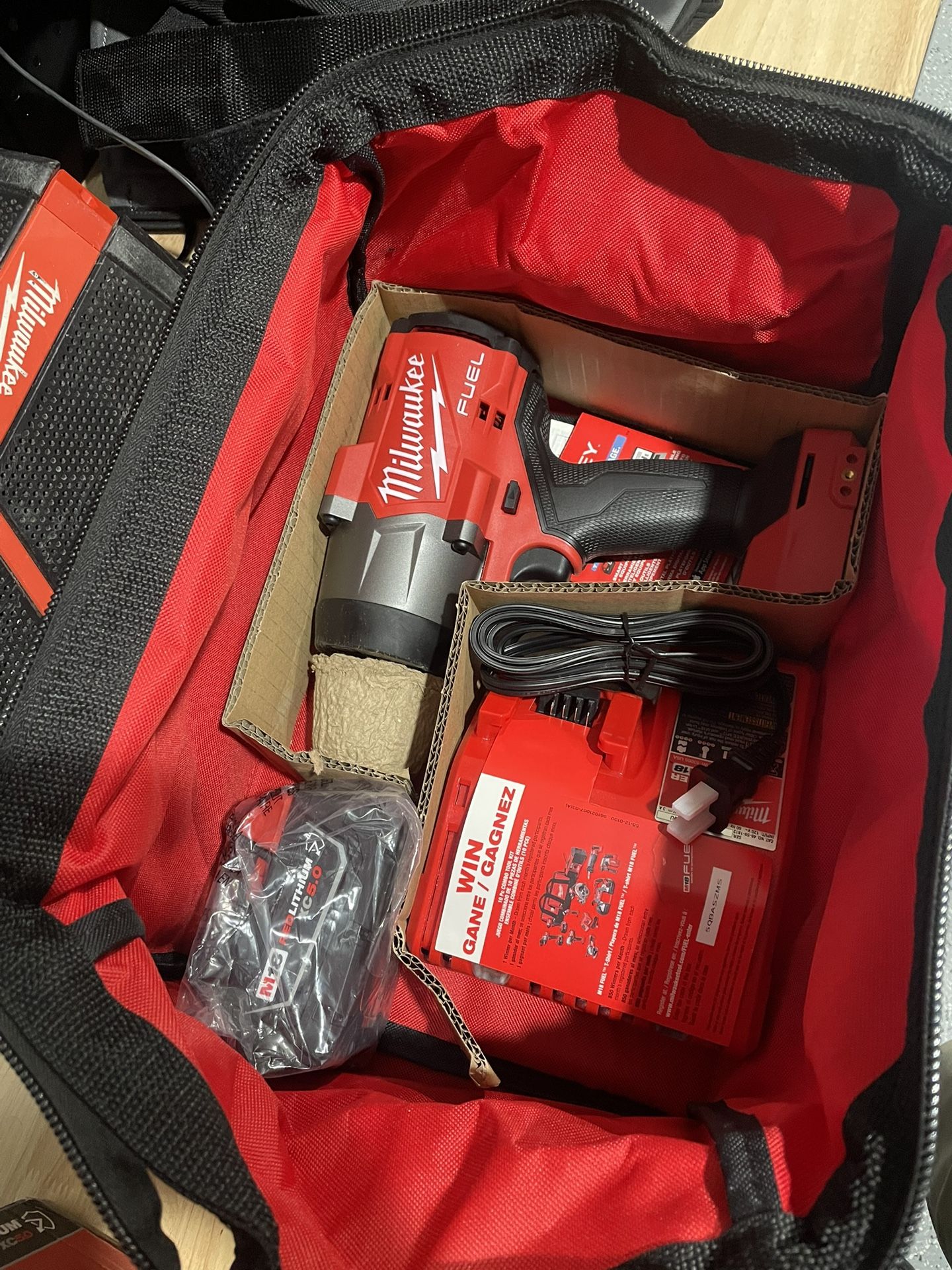 Milwaukee M18 FUEL 1/2 in. Impact Wrench w/Friction Ring Kit