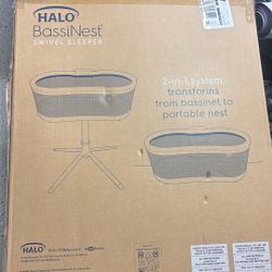 Halo Bassinet. Swivel Sleeper