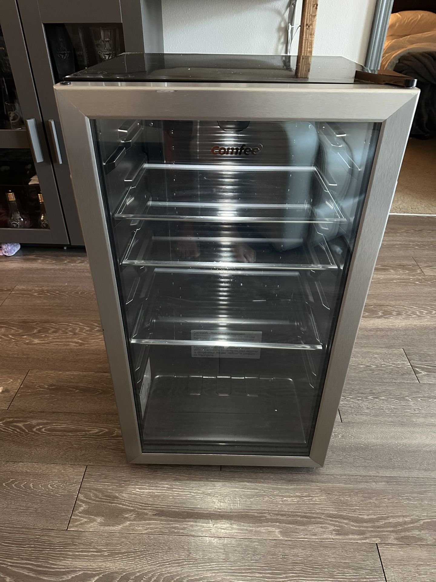 **BROKEN** Mini Fridge