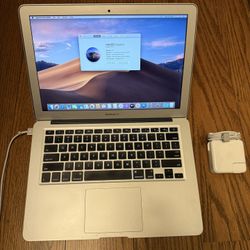 Apple MacBook Air 13” 2017/4GB RAM/128GB SSD/Good Battery/Fully Functional 