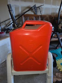 Metal gas tank, Jerry can with mount.