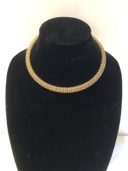 Lovely flexible woven choker