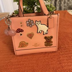 Stunning Coach bag with a unique design, rare model