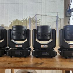 4 Wash 7x40 Moving Head Plus Hard Road Case