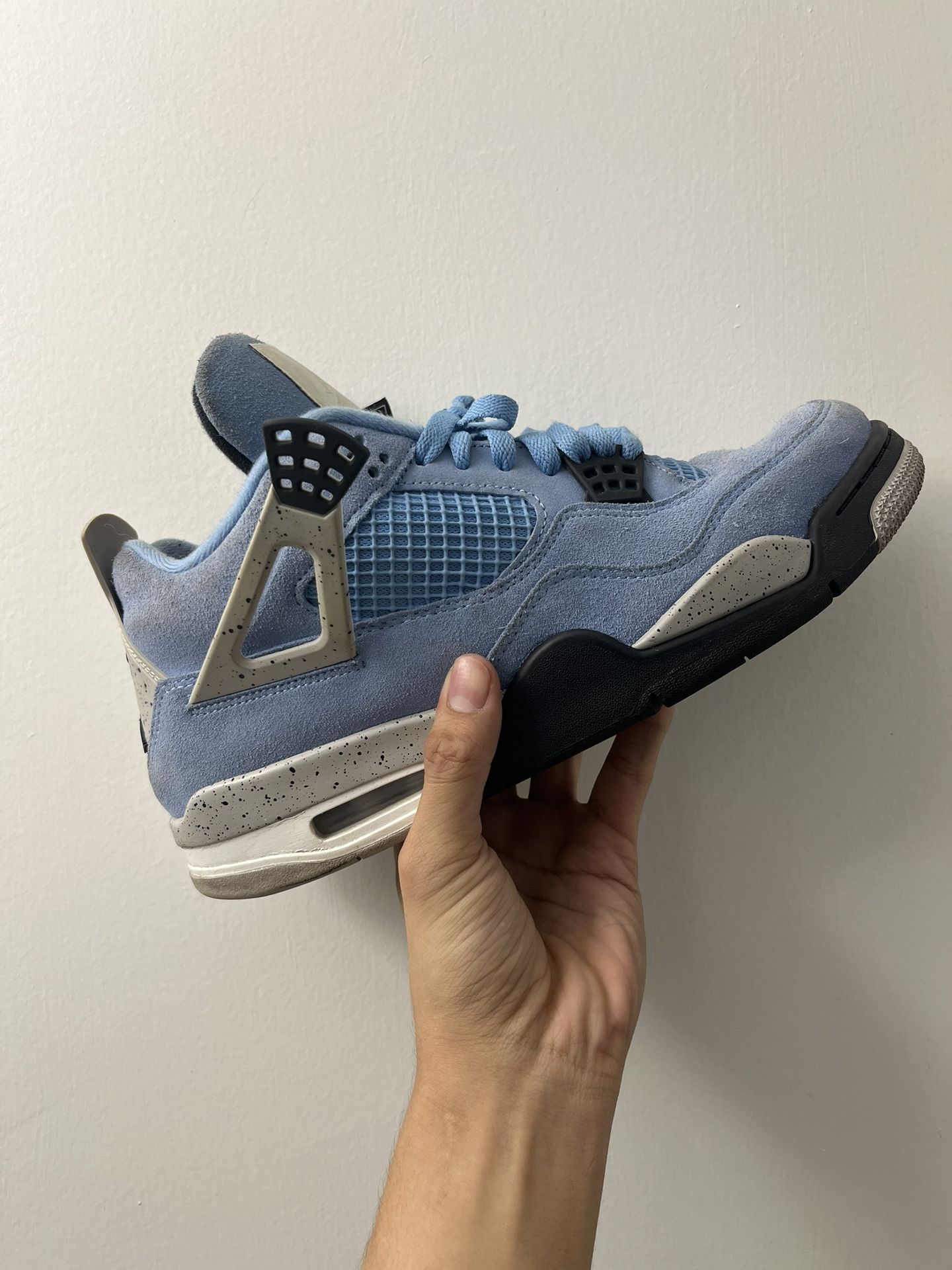 Air Jordan 4 Retro ‘University Blue’