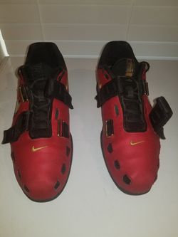 Nike Romaleos 2 Weightlifting Shoes Varsity Red, Gold, Black Size 12 for Sale in Calera, OK - OfferUp
