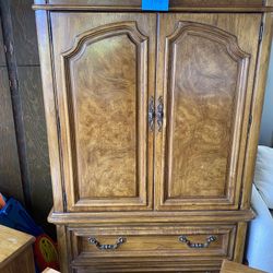 Thomasville Solid Wood Bedroom Set