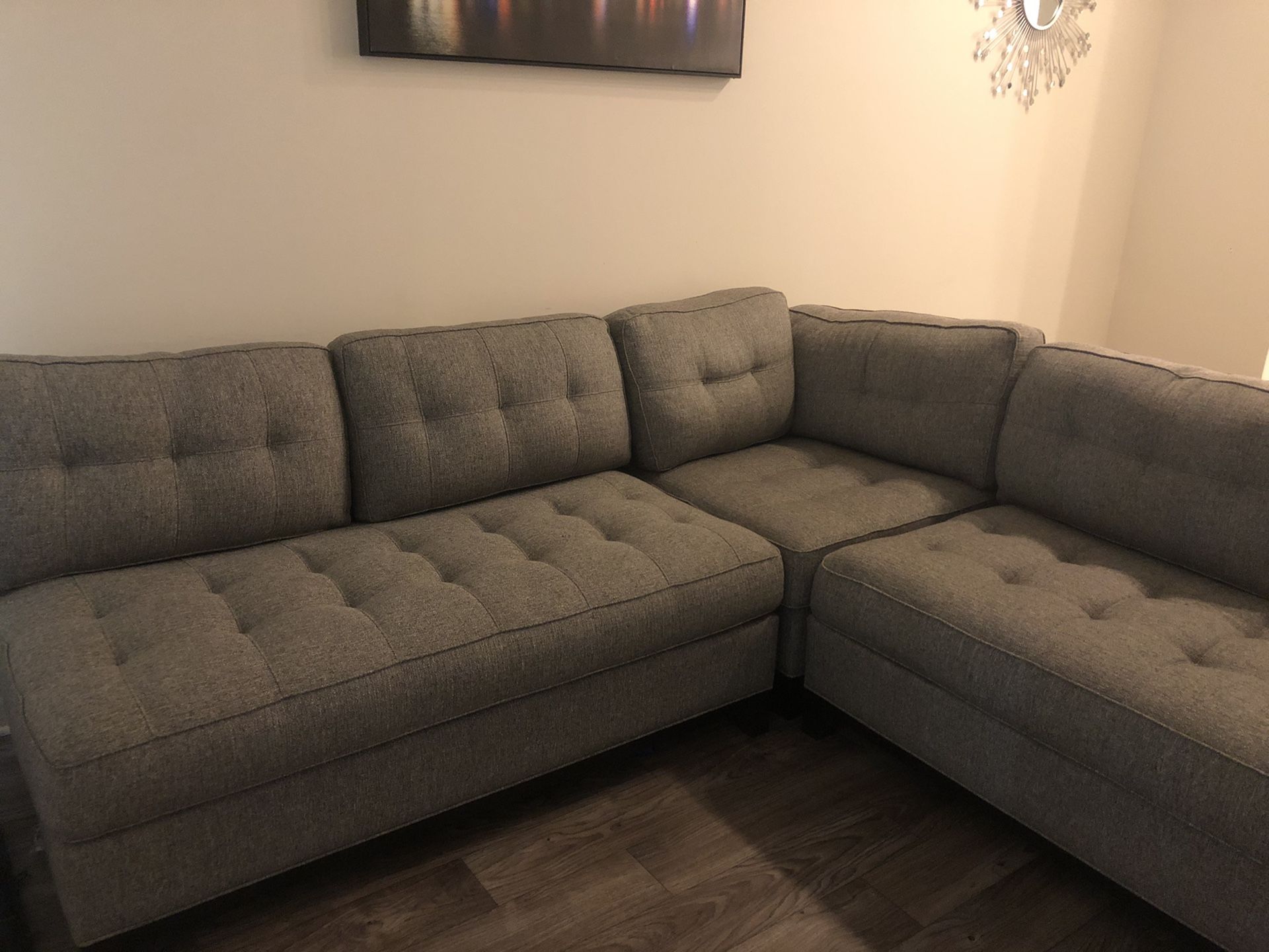 3 pc rooms to- go tufted SECTIONAL
