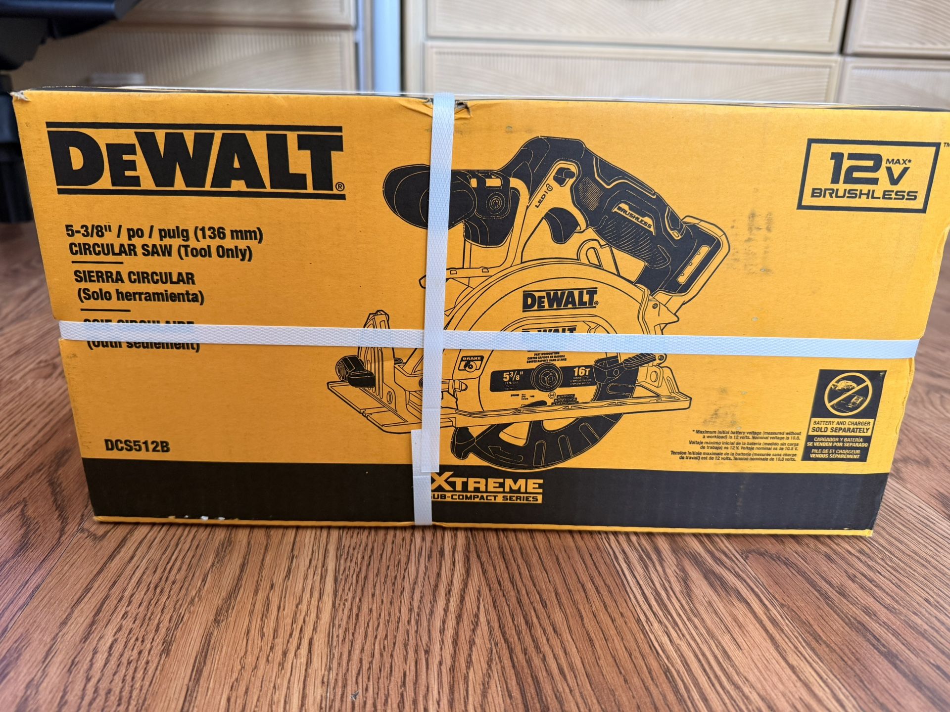 DEWALT XTREME 12-volt Max 5-3/8-in Brushless Cordless Circular Saw