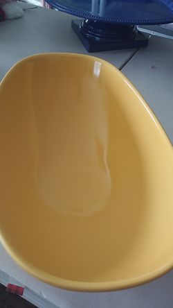 Yellow melamine curved bowl