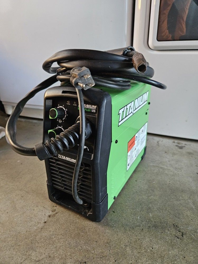 Small 125 Welder No Wire But Works Asking $150
