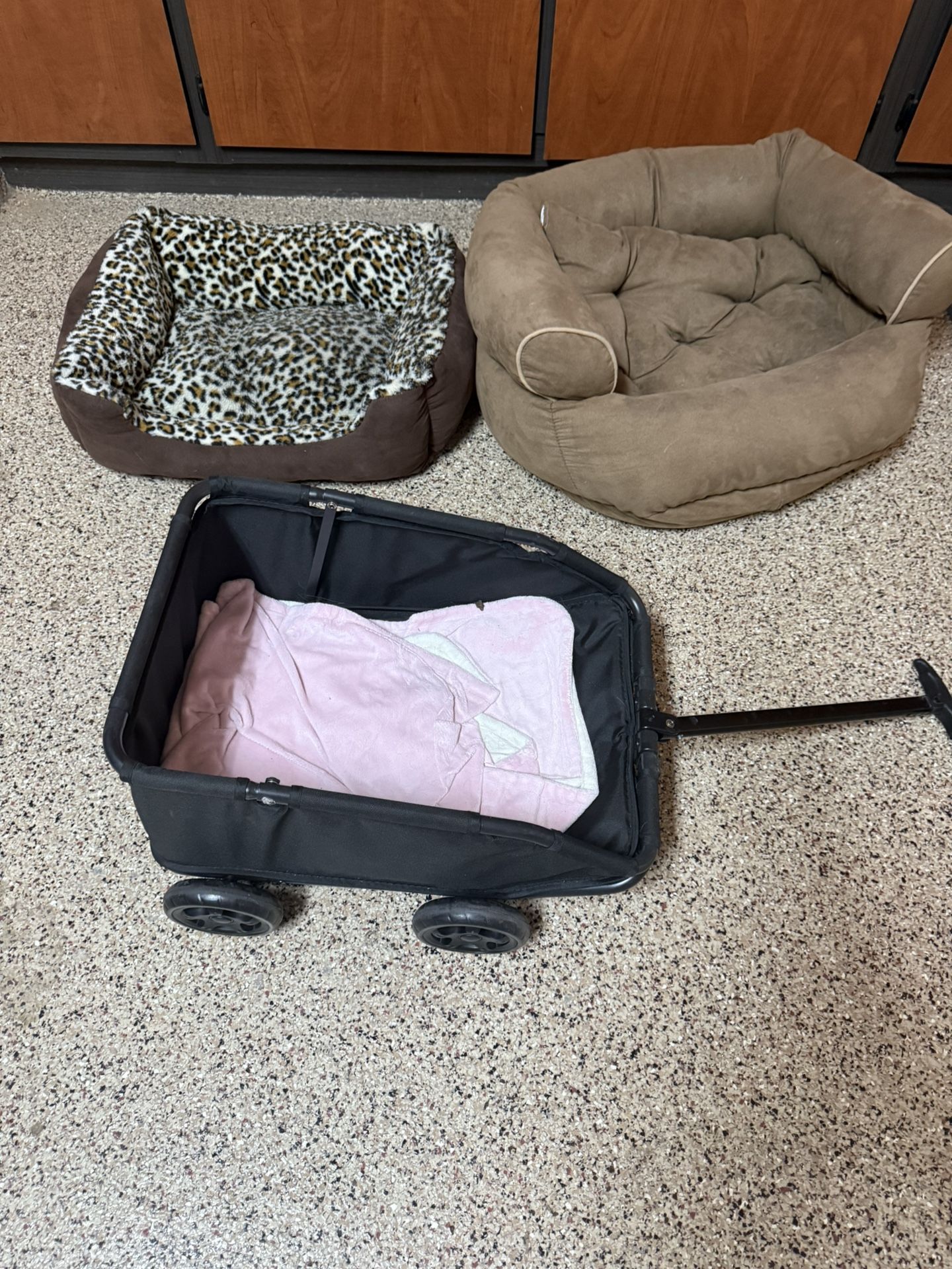 Small Dog Or Pet Beds And Wagon