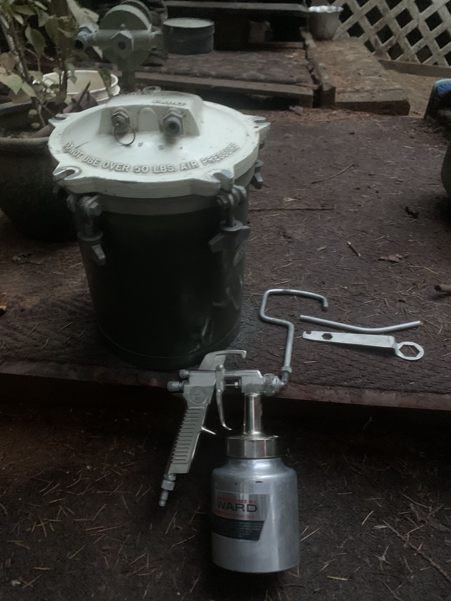 Vintage Airless Paint Sprayer And Gun