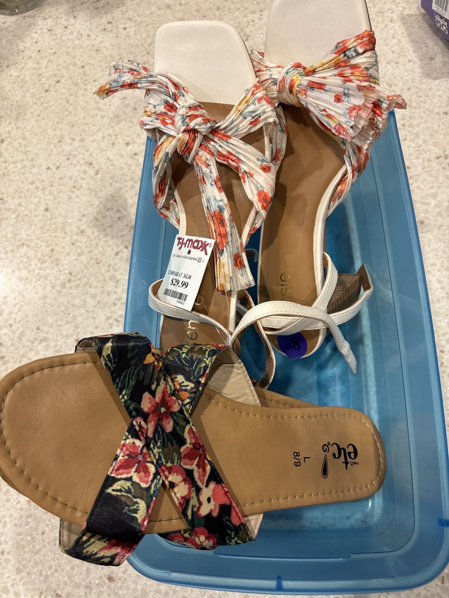 🌸 Women’s Sandal Bundle – Size 8.5 – Both for $12 🌸