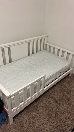 Toddler bed