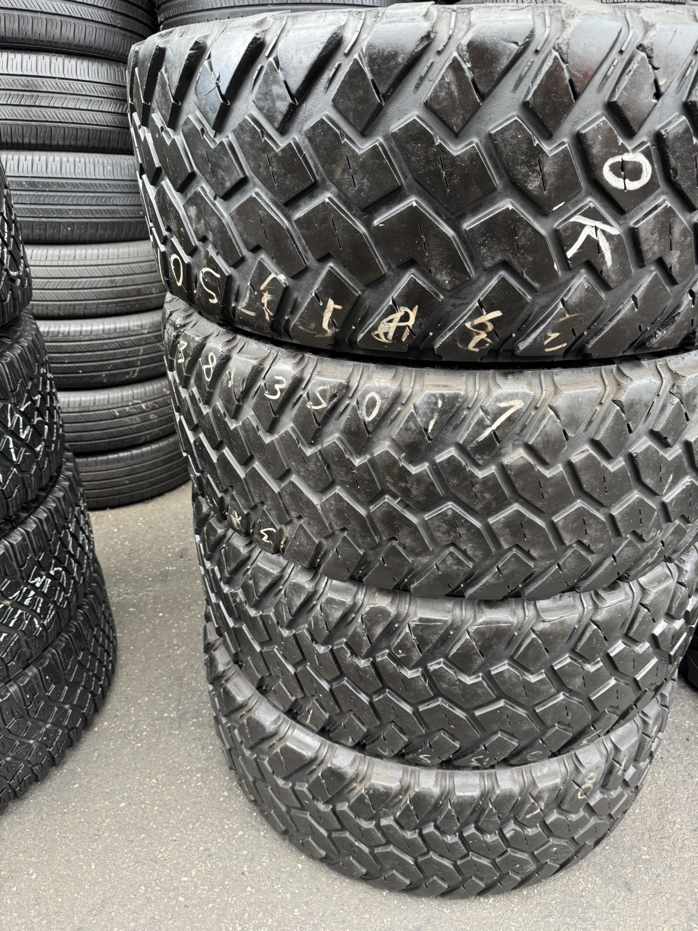 Tengo 4 Llantas 38x13.50r18 Nitto MT Good Condition $520 All Four Mounted And Balanced