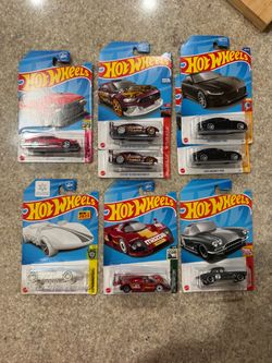 Set of 8 hot wheels cars