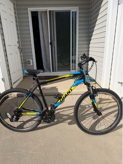 Giant Revel Bike