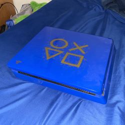 PS4 slim 1 TB