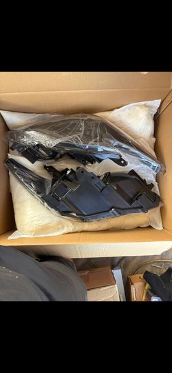 12-15 Toyota Prius Black Headlights Pair Driver+Passenger
