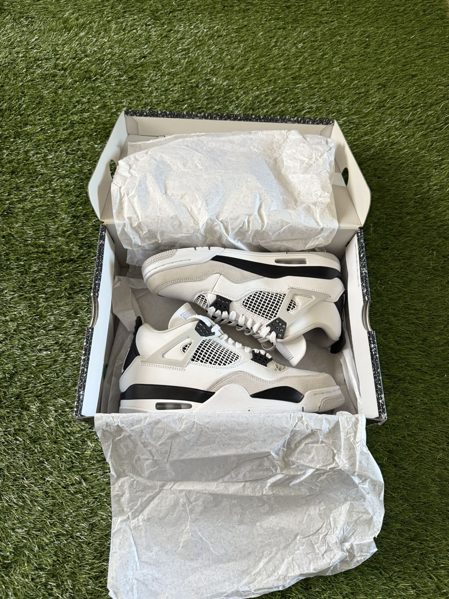 JORDAN 4 ‘MILITARY BLACK’
