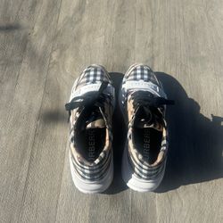 Burberry Designer Shoe 