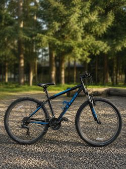 Trek 820 Mountain Bike – 16” Frame Trail & Recreation Bike