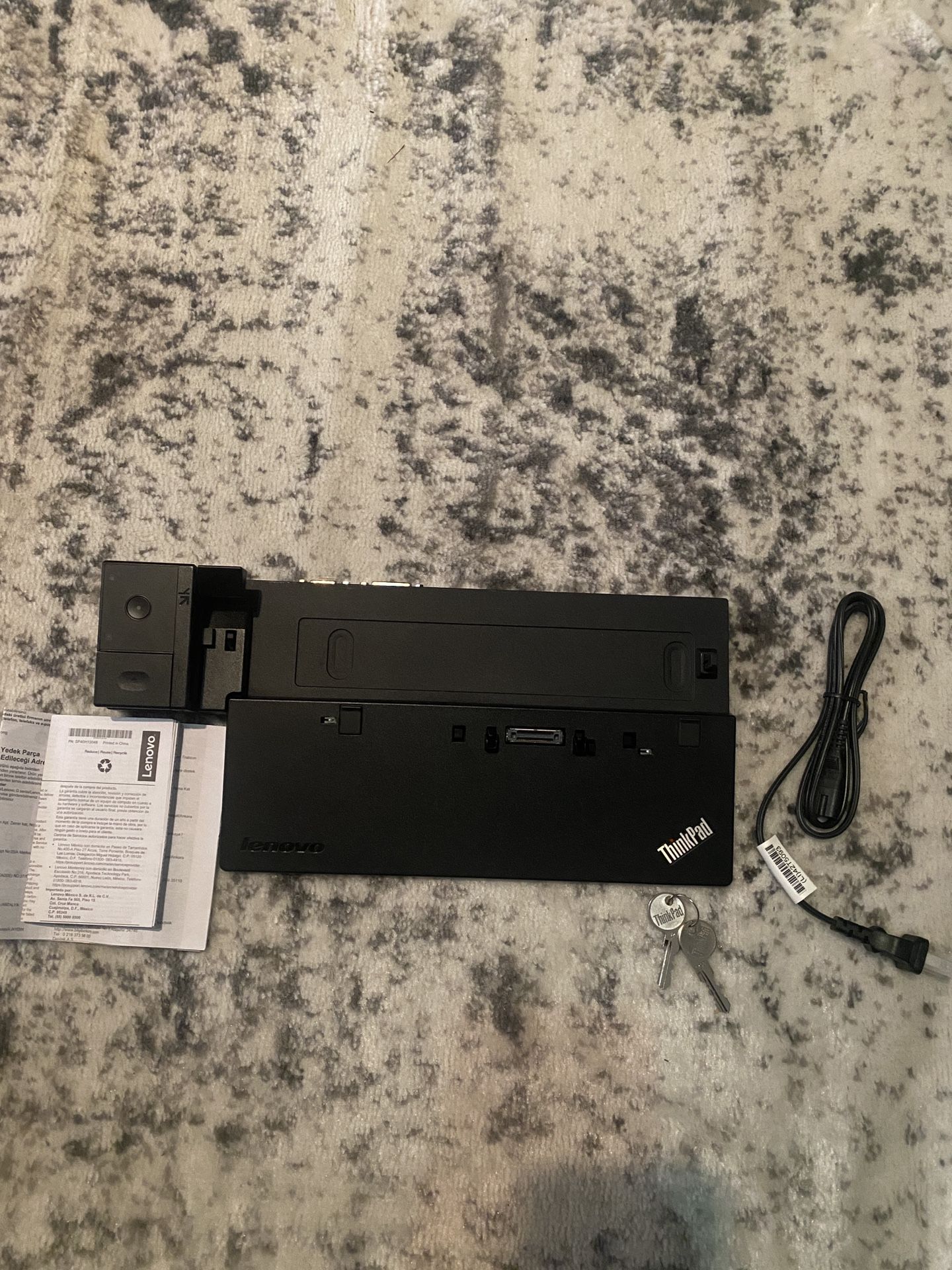 Lenovo ThinkPad USA Ultra Dock With 90W 2 Prong AC Adapter (40A20090US