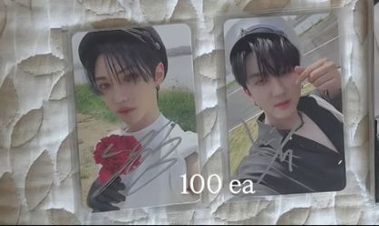 Stray Kids signed phorocard