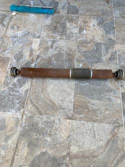 2017 JEEP WRANGLER  JK-U  4 door  rear drive shaft .  Automatic .