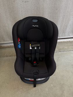 Nuna Revv car seat