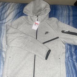 Nike Tech (Grey)