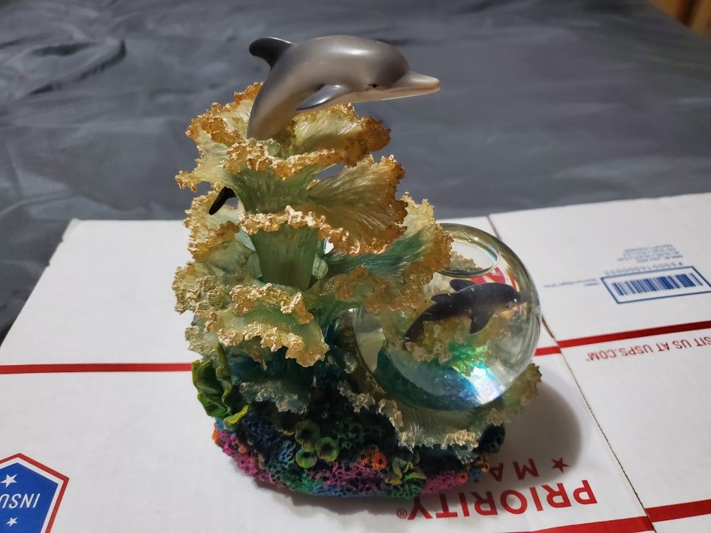 Dolphin Water Globe, Wind-up Music Box, Rotates
