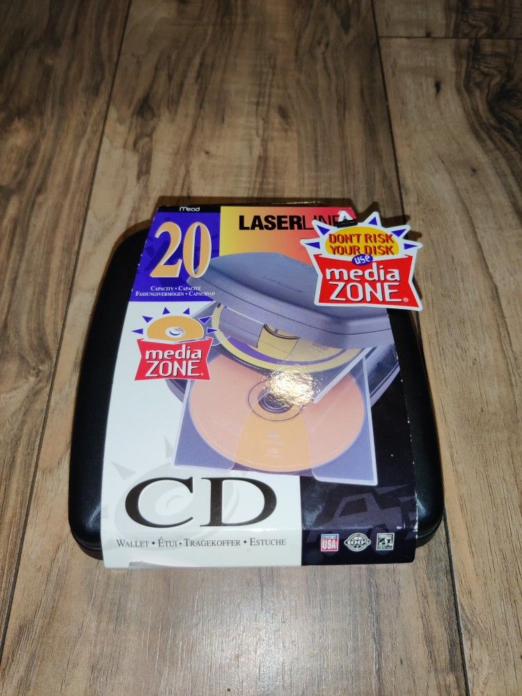 Mead Laserline Vintage 20 Capacity CD Rom/Disc Wallet Made in USA. Has some wear from age and storage. Sold as is.