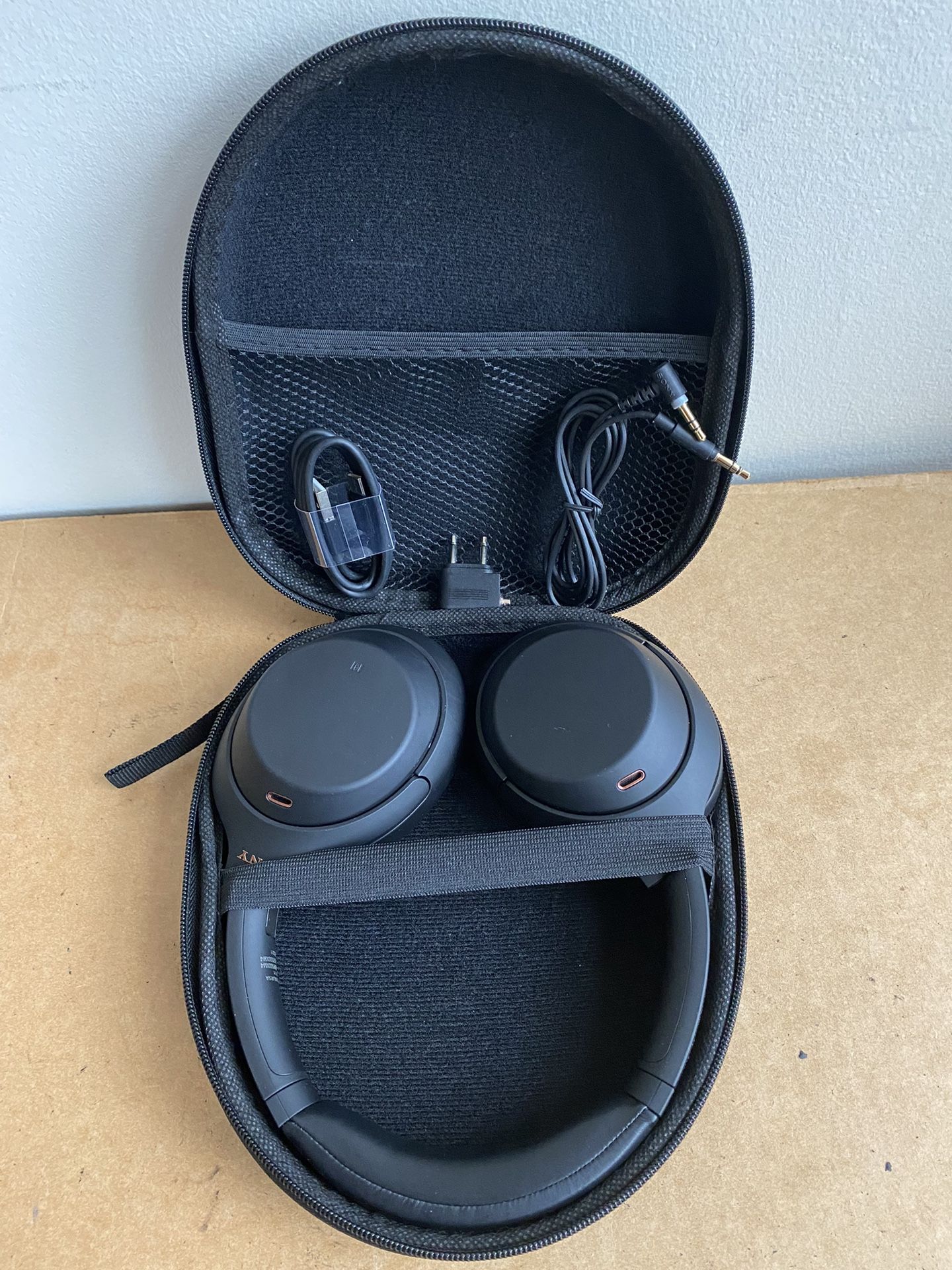 Sony WH-1000MX4 Wireless Headphones