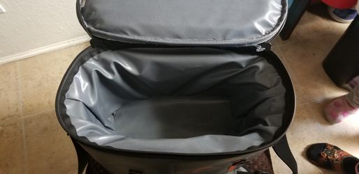 Under Armour - Lunch Box for Sale in Bellingham, MA - OfferUp